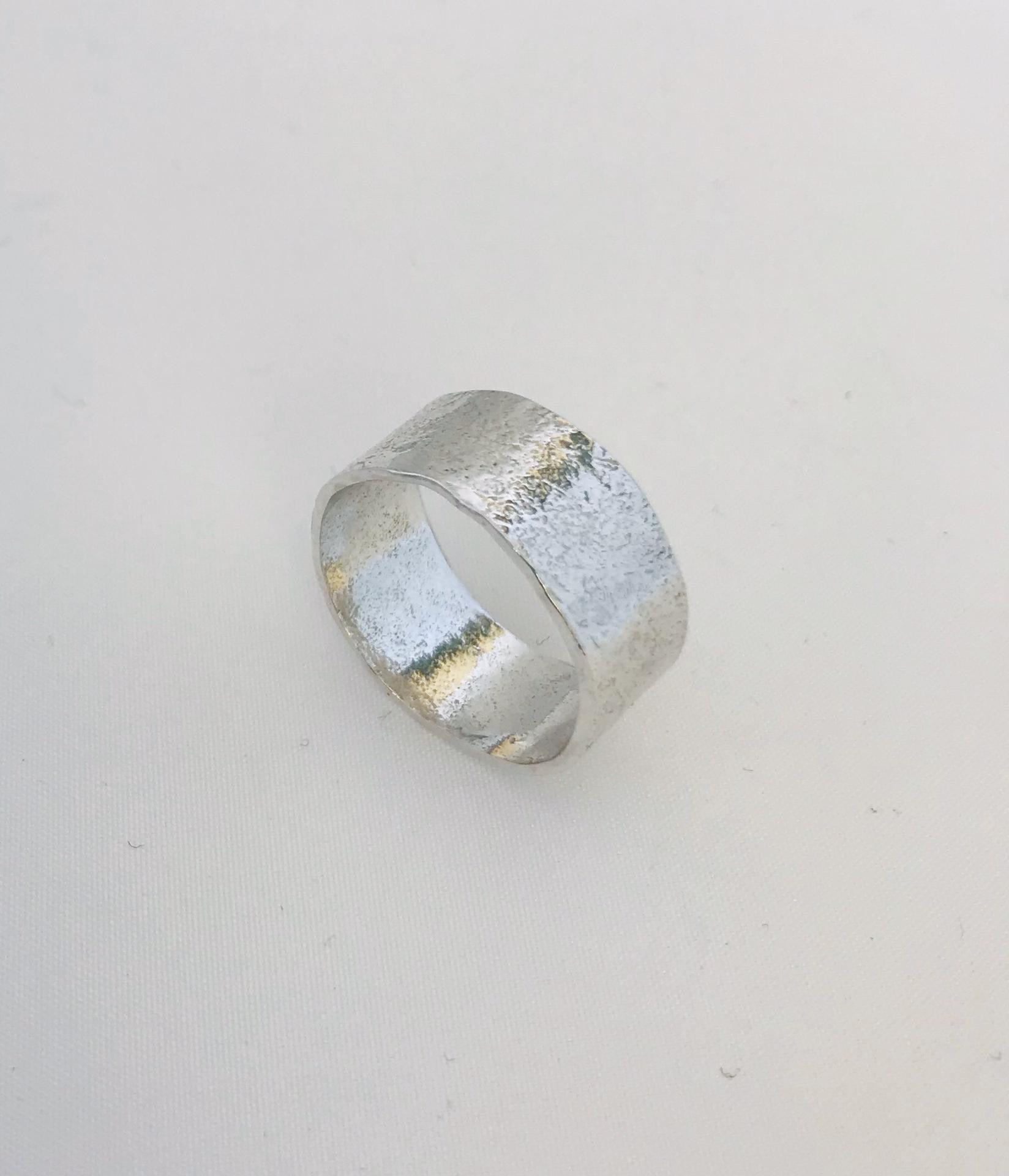 Wouters & Hendrix - hammered silver ring